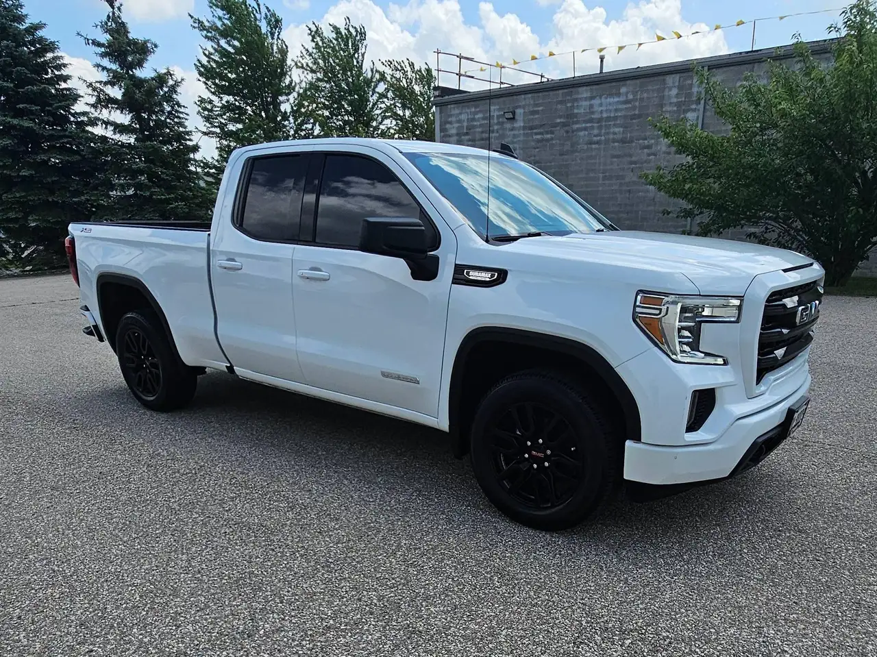 GMC Sierra 1500 photo GMC Sierra 1500