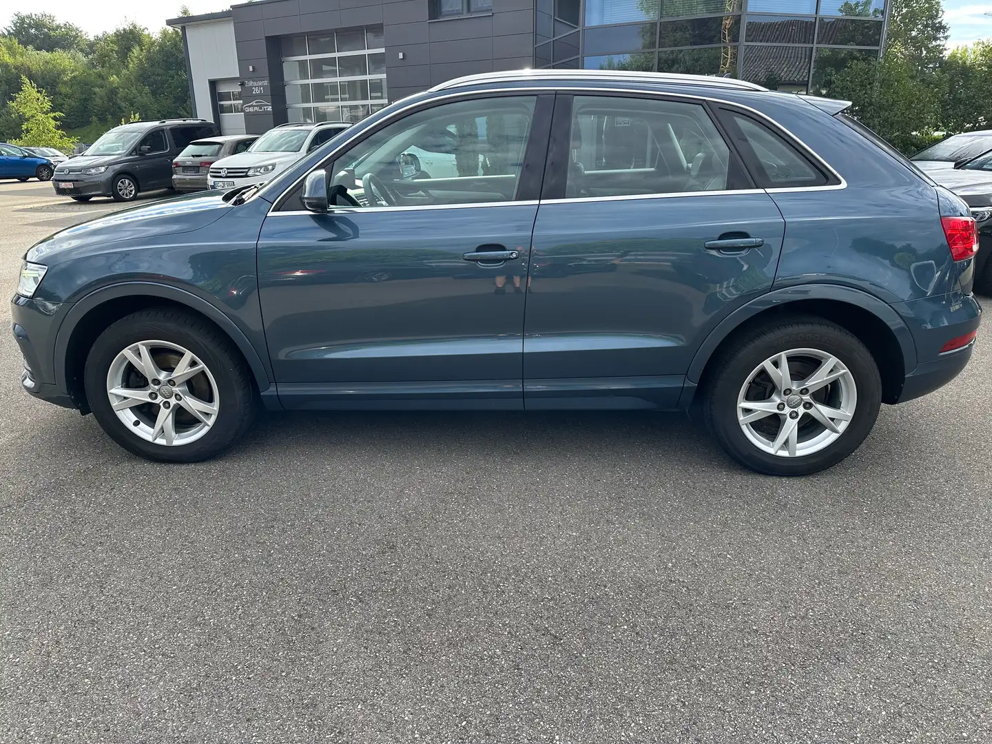 Audi Q3 Sport quattro / Bi-Xenon Blau - 2