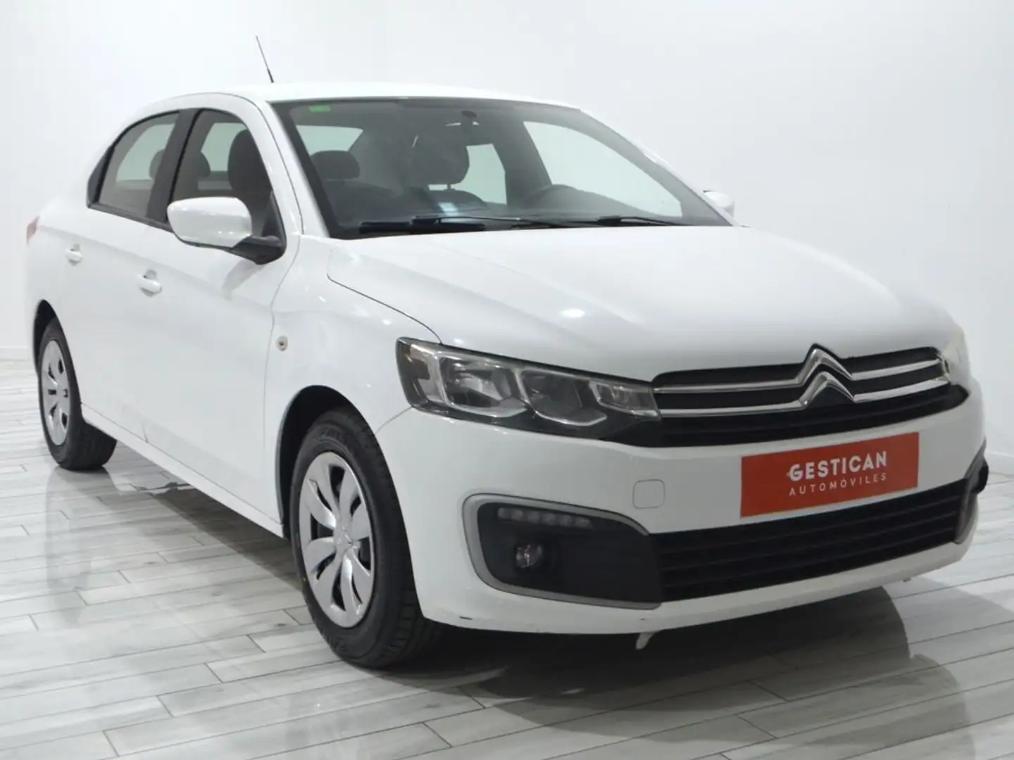 Citroen C-Elysée 1.2 PureTech Feel 82 Blanc - 2