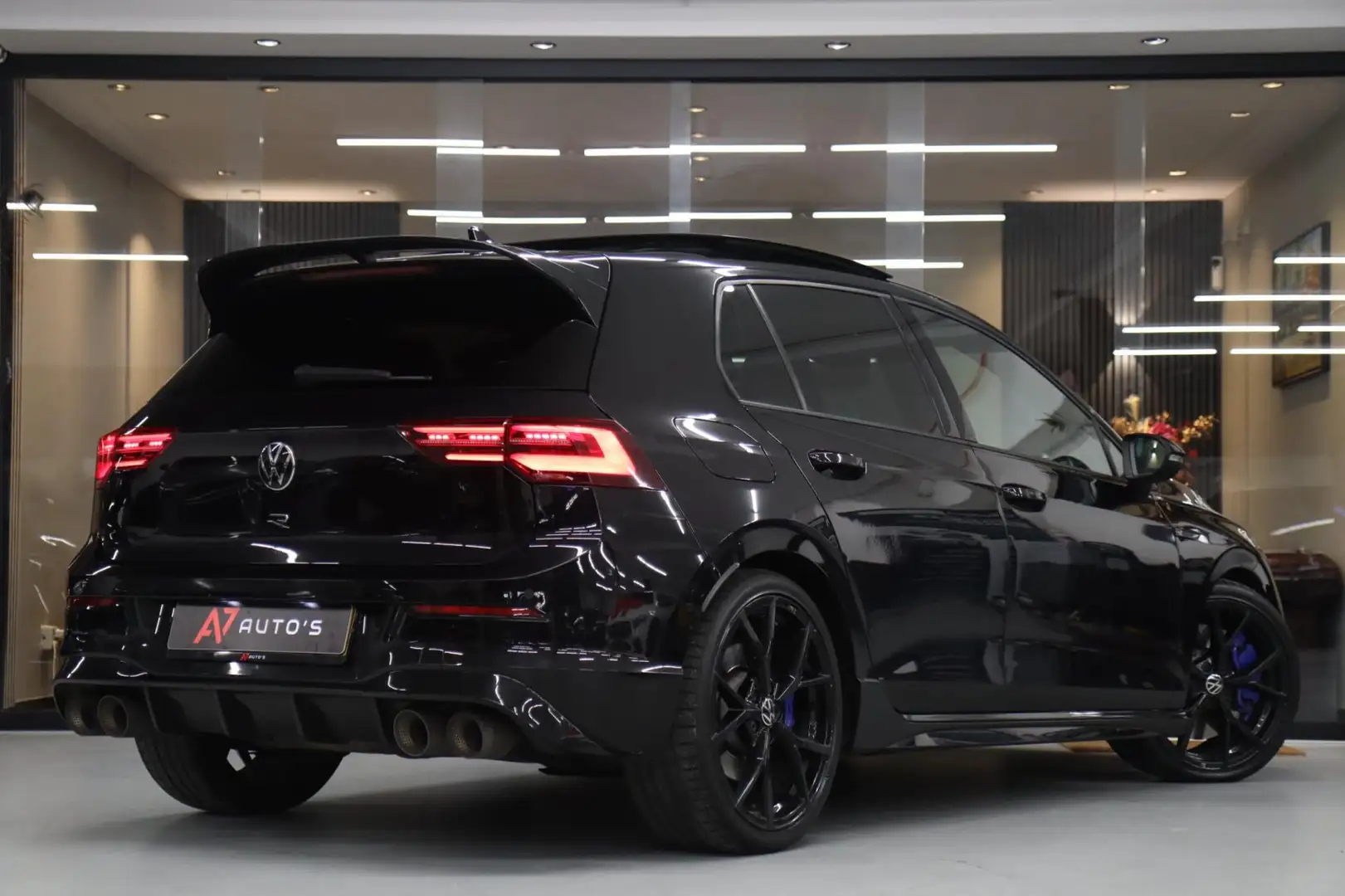 Volkswagen Golf Variant 2.0 TSI R 4Motion PERFORMANCE AKRA/PANO/IQ/H&K/BOM Zwart - 2