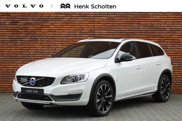 Volvo V60 Cross Country T5 Polar+ Luxury | Afneembare Trekhaak | Panoramad
