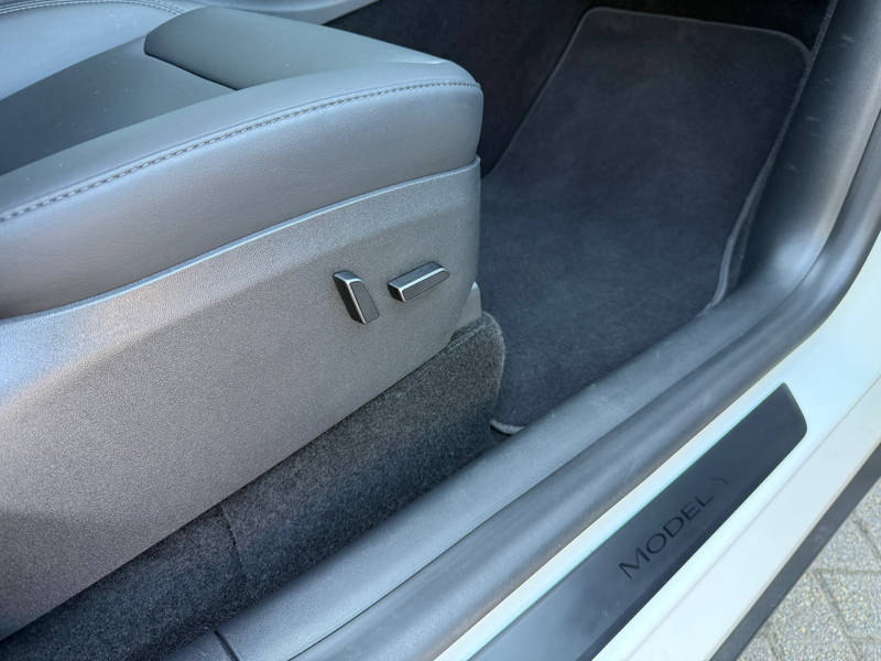Tesla Model Y Long Range AWD 75 kWh - Automaat - Panoramadak - N — photo 31