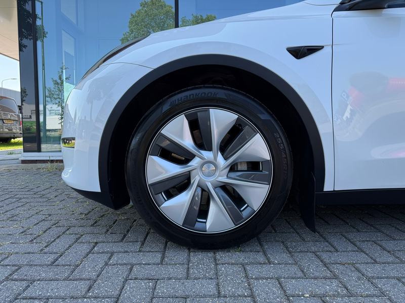 Tesla Model Y Long Range AWD 75 kWh - Automaat - Panoramadak - N — photo 11