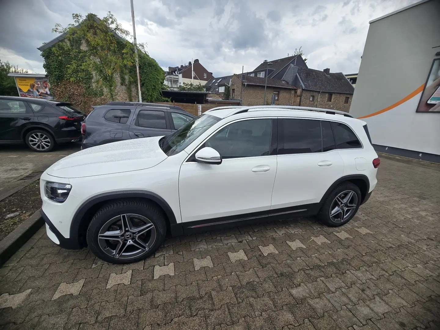 Mercedes-Benz GLB 250 8G-DCT AMG Line - 2