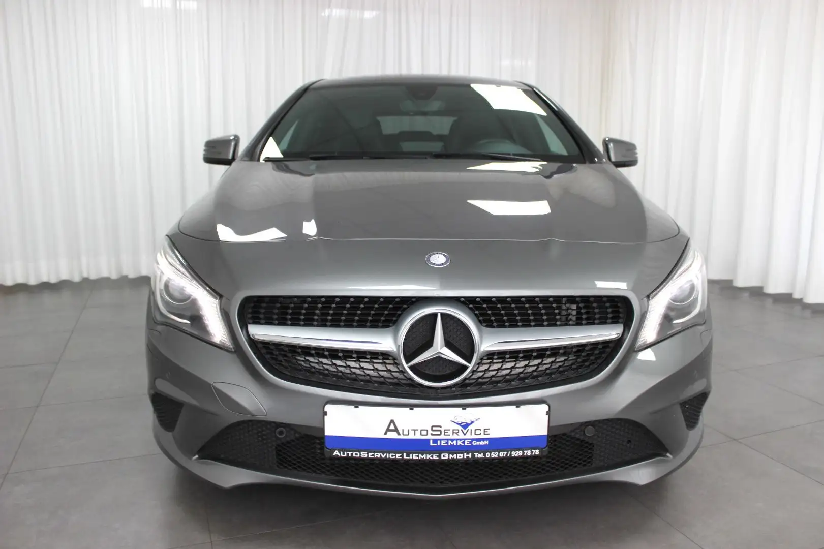 Mercedes-Benz CLA 180 URBAN NAV TEL SHZ KAM XEN Grau - 2