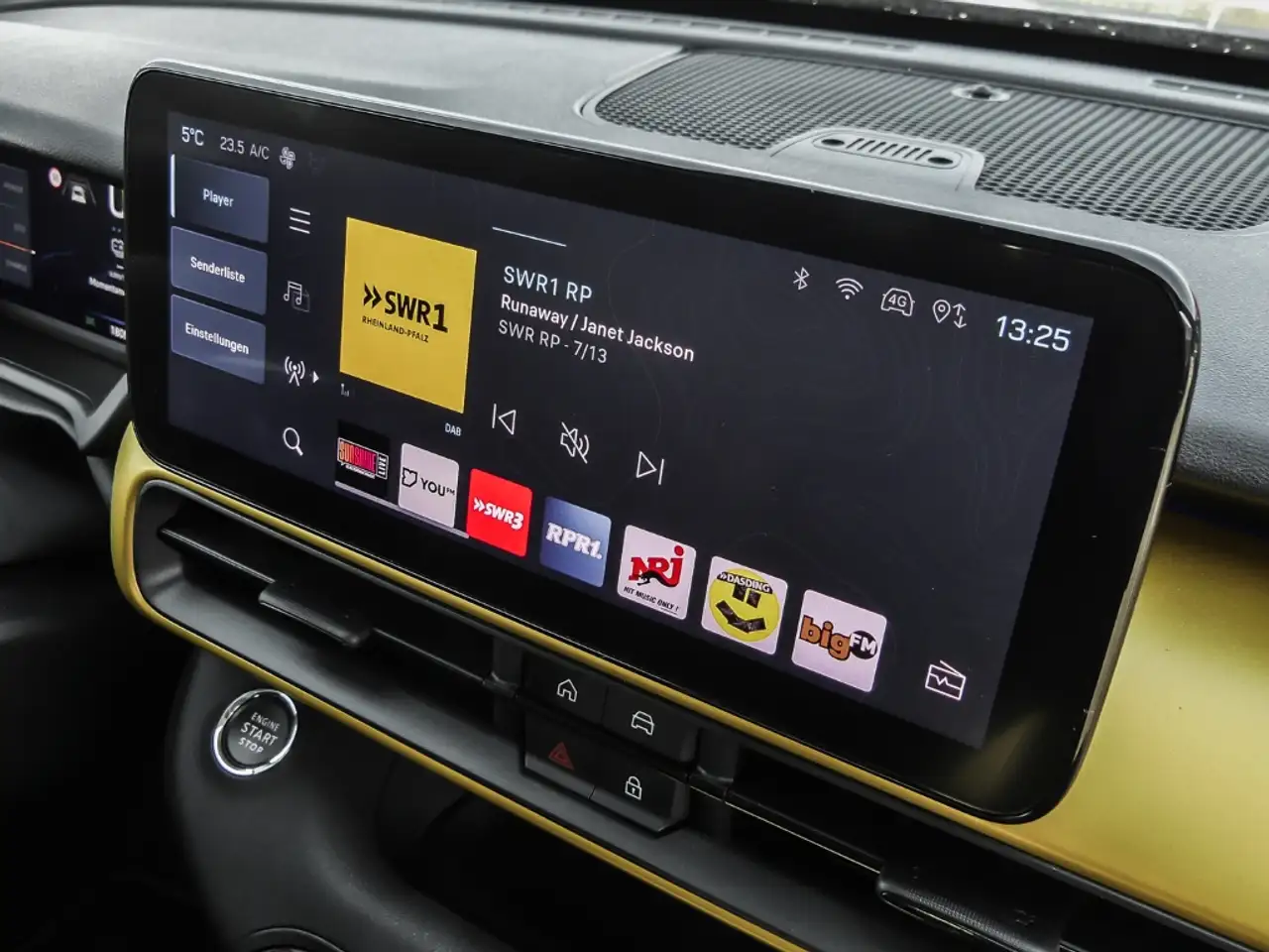 Jeep Avenger Summit Electric 360 Kamera LED El. Heckklappe Appl 11