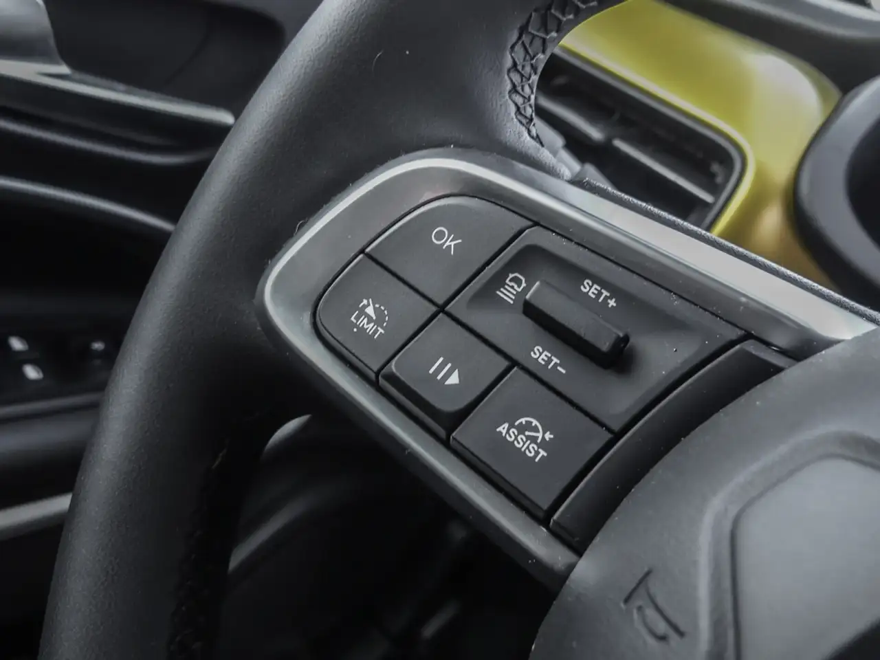 Jeep Avenger Summit Electric 360 Kamera LED El. Heckklappe Appl 17