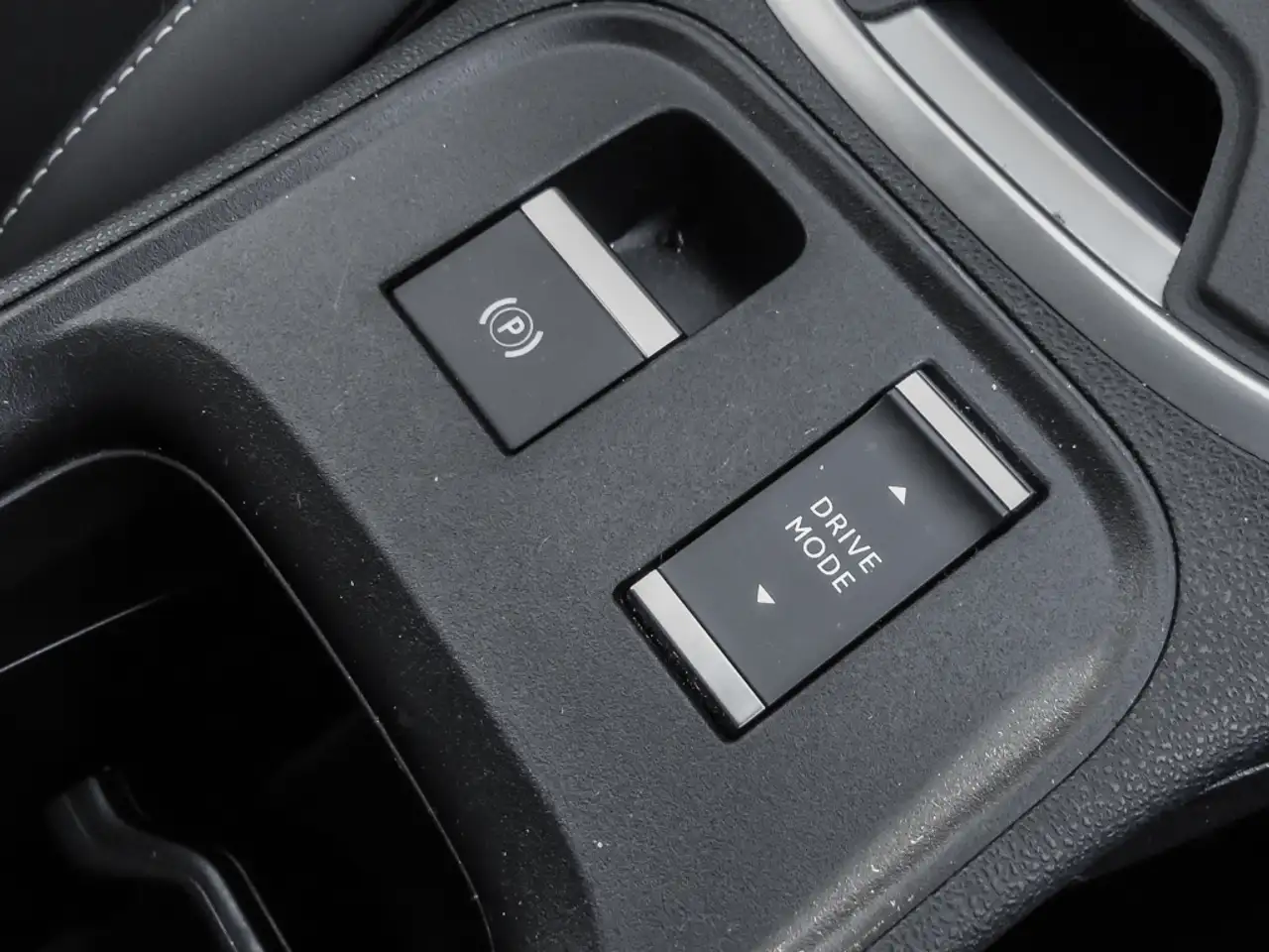 Jeep Avenger Summit Electric 360 Kamera LED El. Heckklappe Appl 14