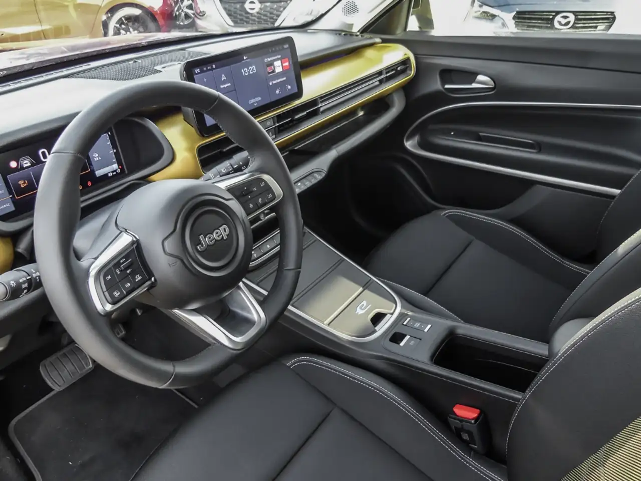 Jeep Avenger Summit Electric 360 Kamera LED El. Heckklappe Appl 4