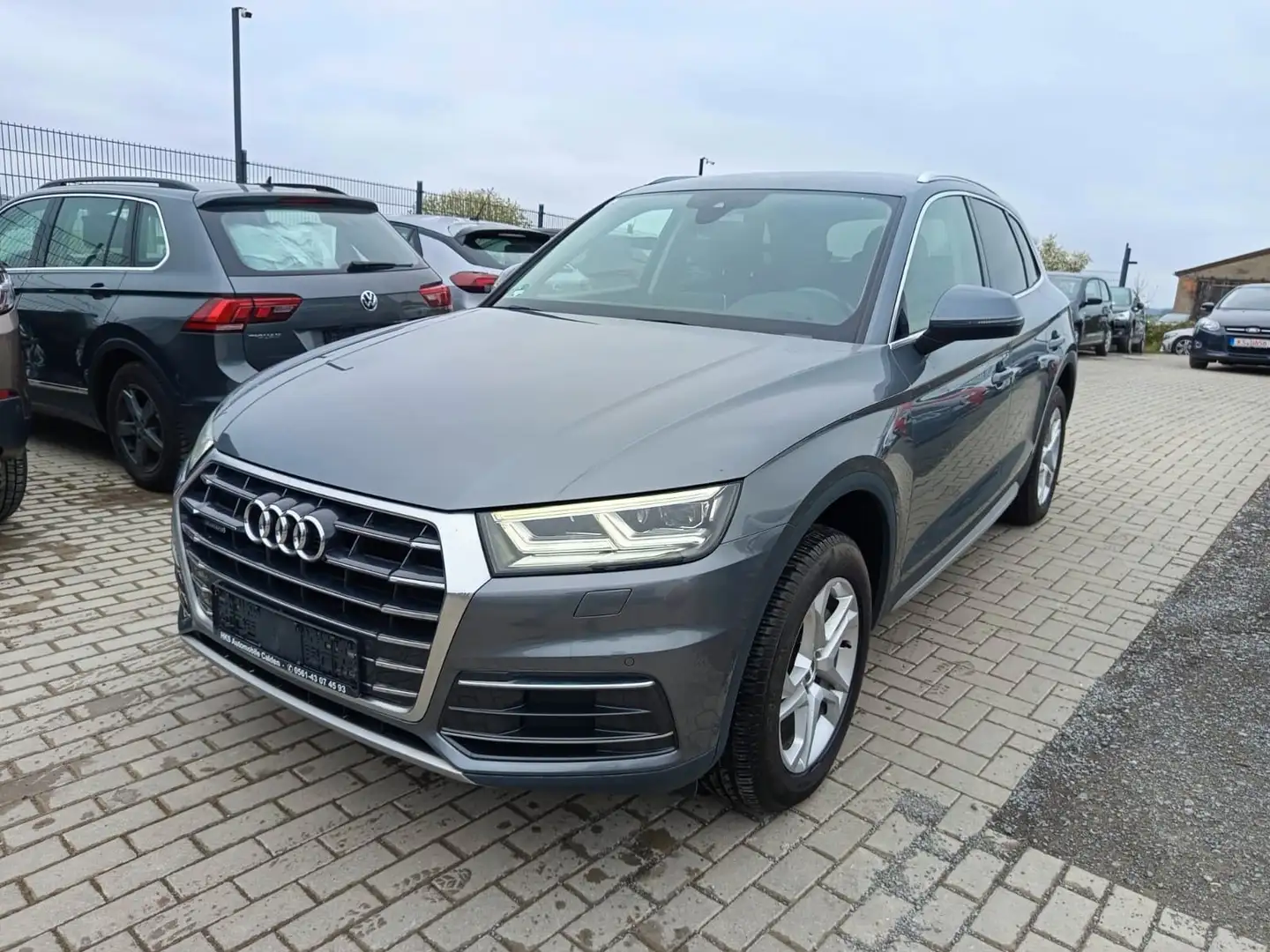 Audi Q5 quattro design Grau - 1