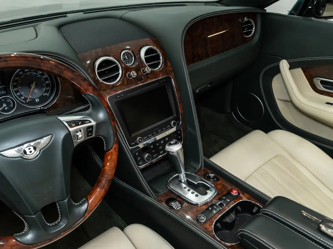 Bentley Continental GT снимка Bentley Continental GT