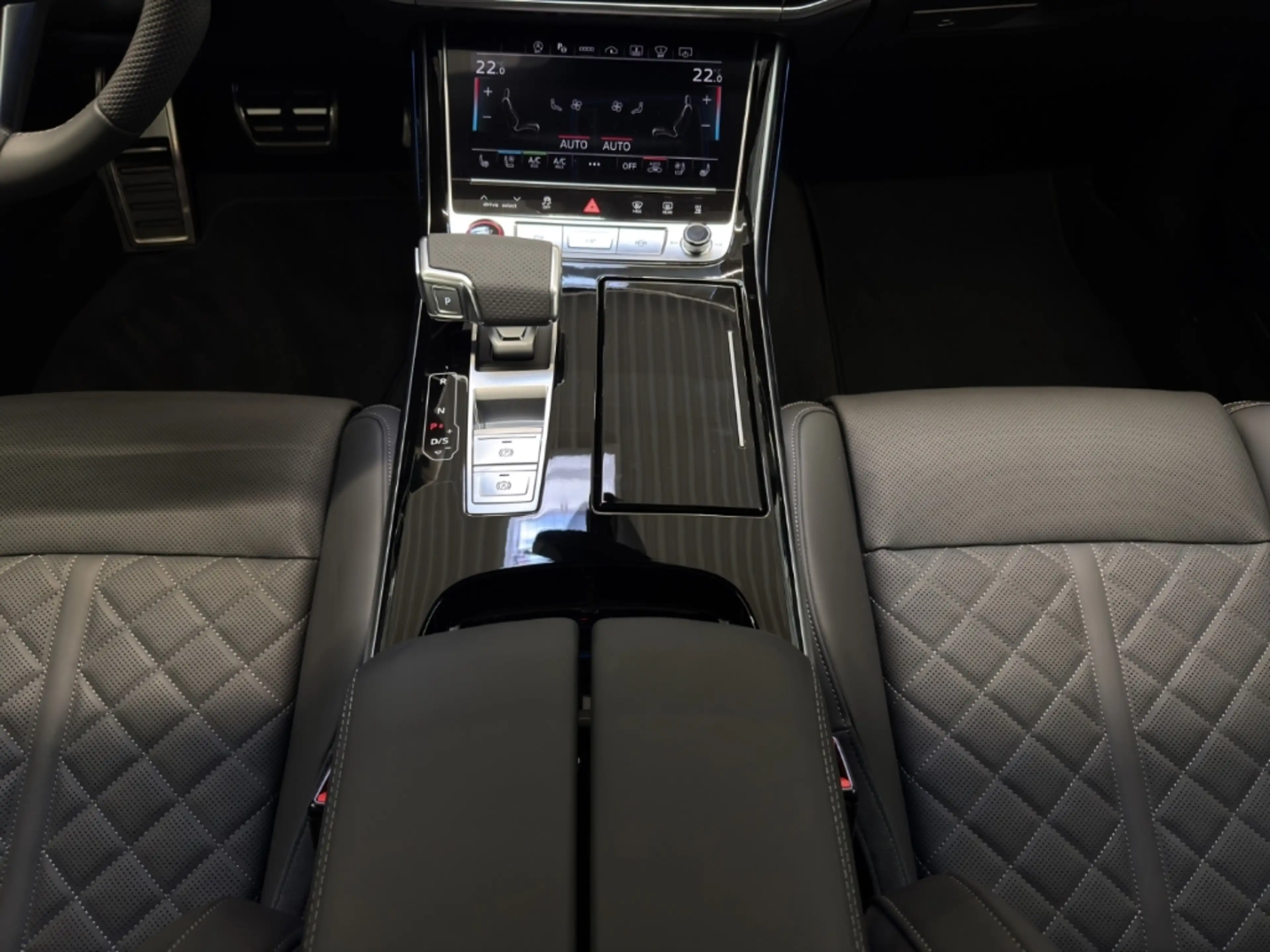 Audi S8 TFSI Tiptronic HD MATRIX 21 B&O PANO HEAD-UP ACC L — photo 13