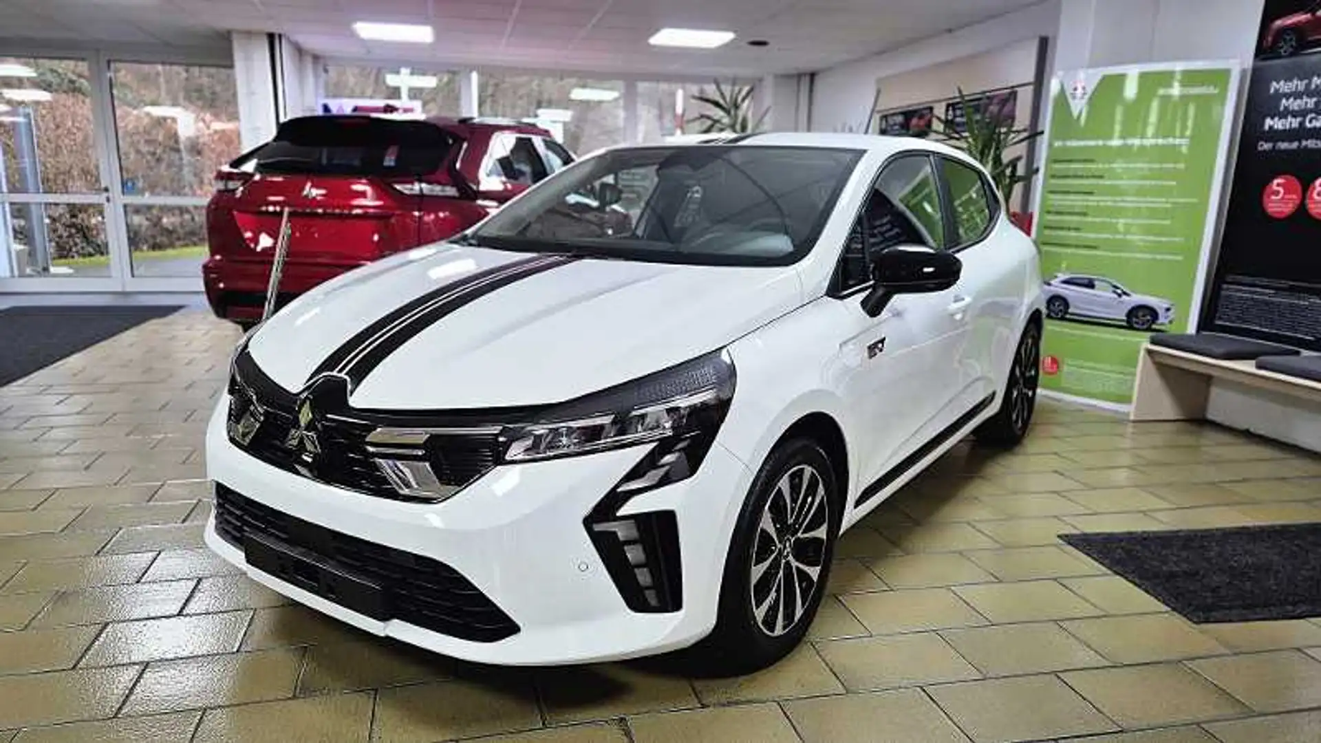 Mitsubishi Colt PLUS 1.6 Hybrid Weiß - 1