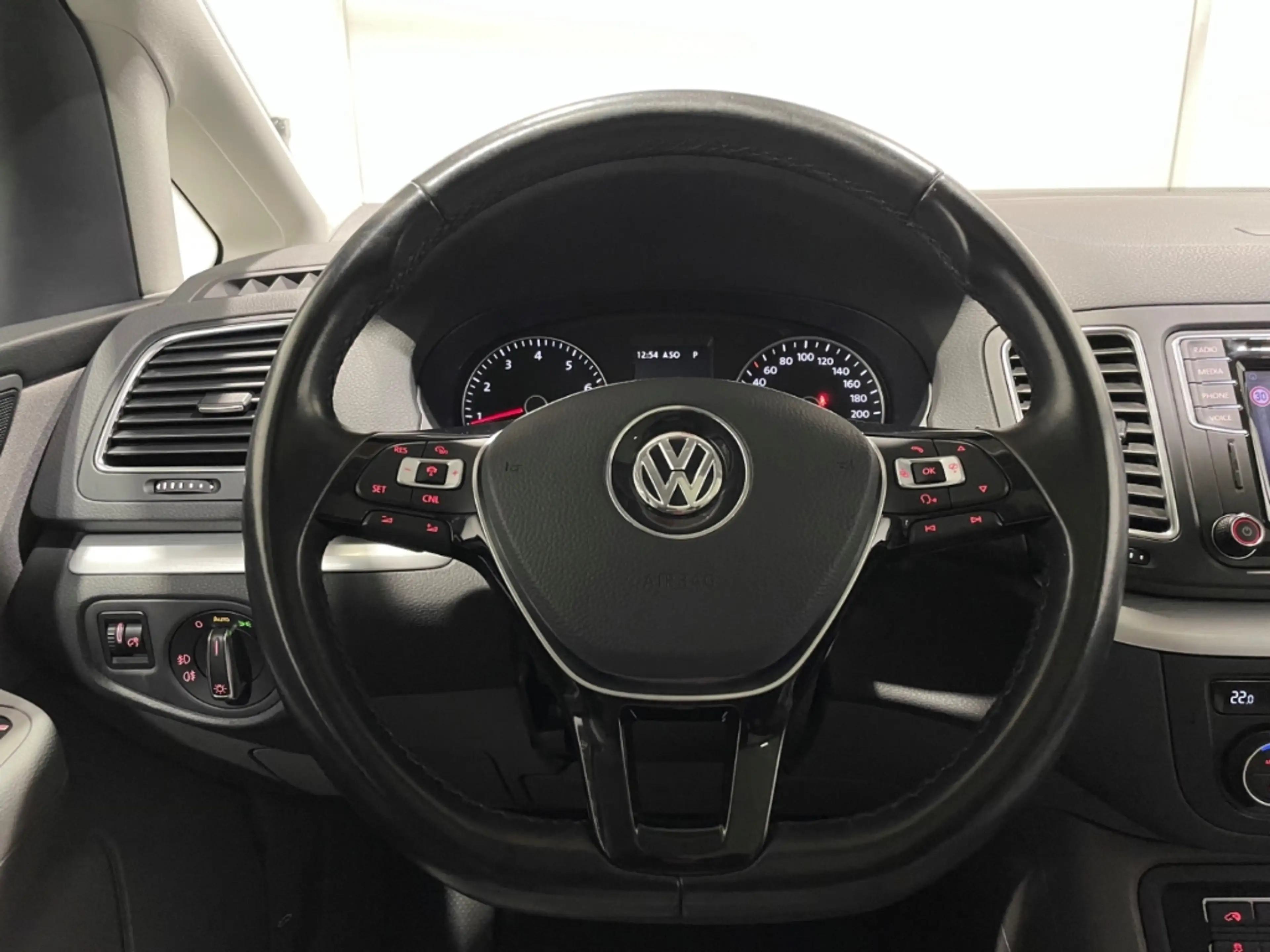 Volkswagen Sharan DSG Comfortline EU6d 7-Sitzer ACC Pano StHz — photo 16