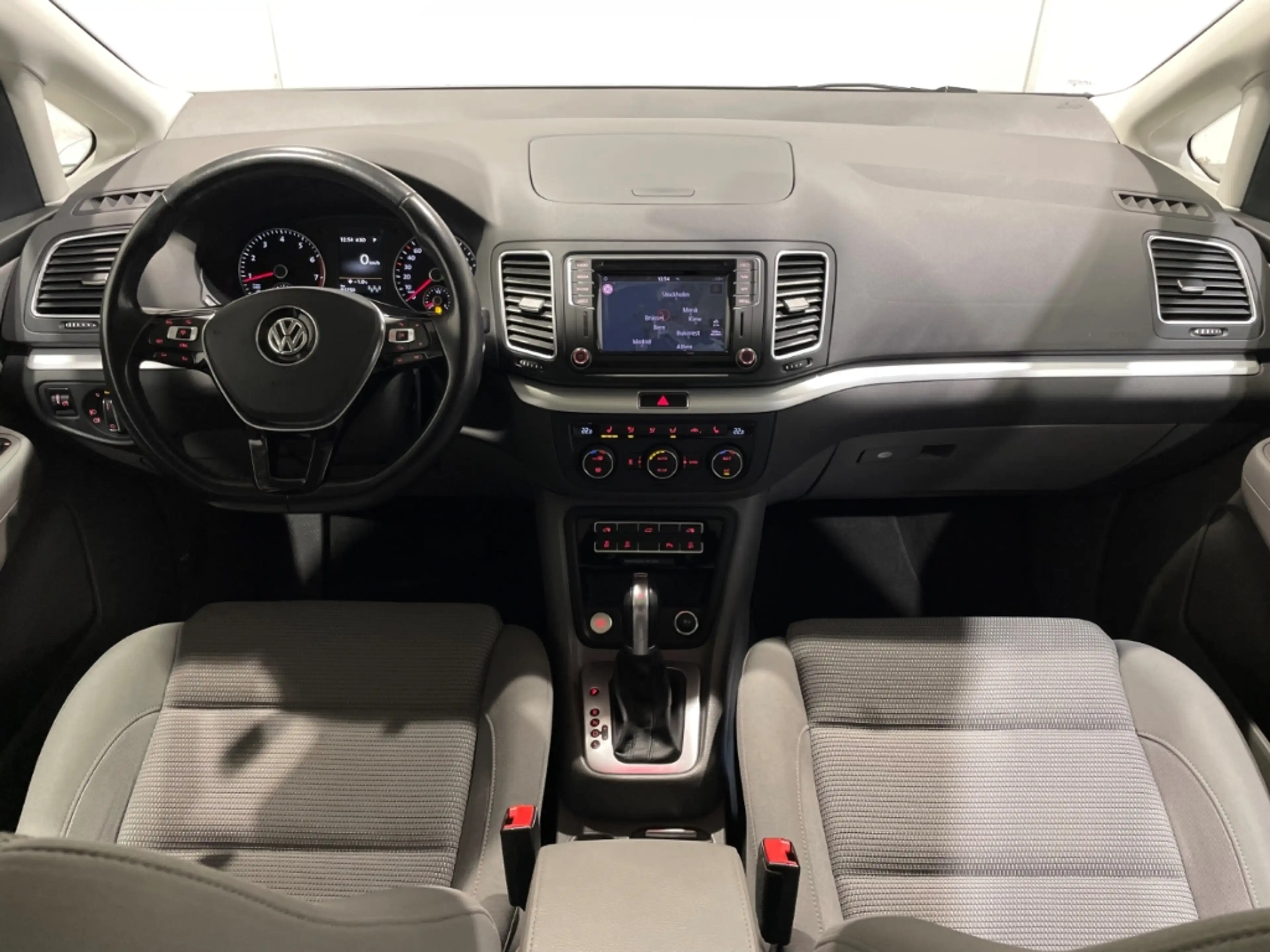Volkswagen Sharan DSG Comfortline EU6d 7-Sitzer ACC Pano StHz — photo 15