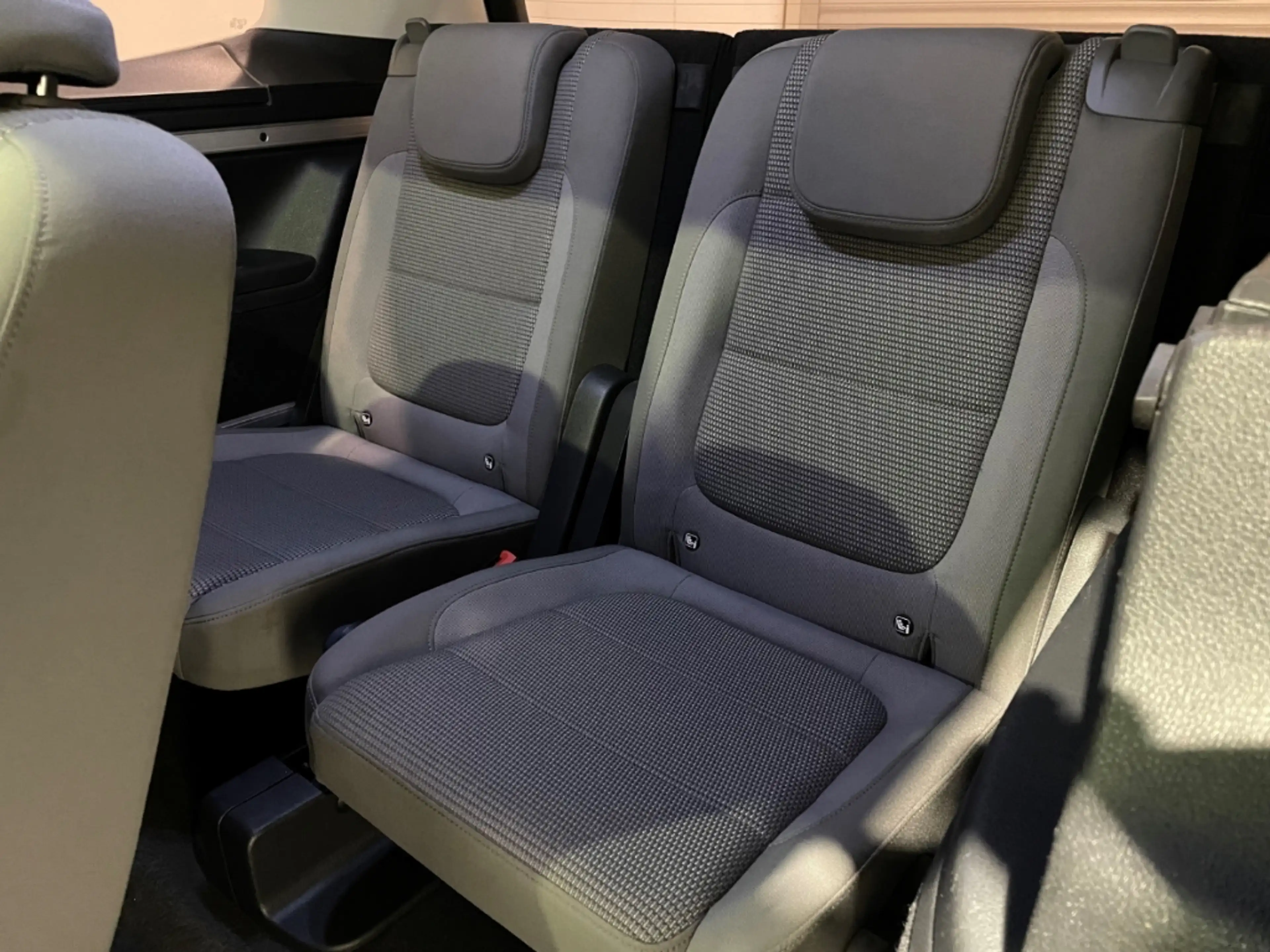 Volkswagen Sharan DSG Comfortline EU6d 7-Sitzer ACC Pano StHz — photo 8
