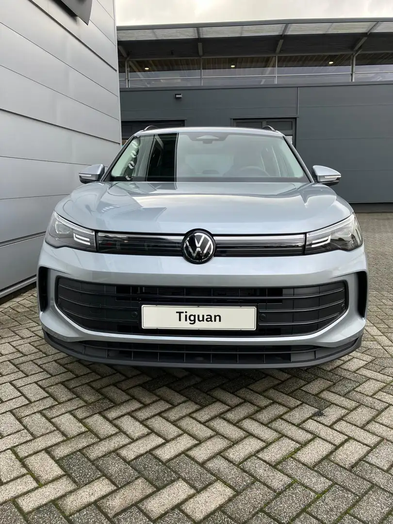 Volkswagen Tiguan Tiguan 1.5 eTSI 96 kW / 130 pk SUV 7 versn. DSG Zilver - 2