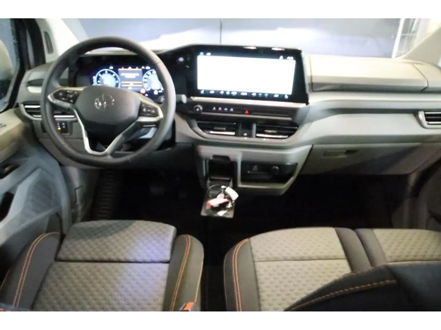 Volkswagen T7 Caravelle Life AHK PanAmerica Gris - 2