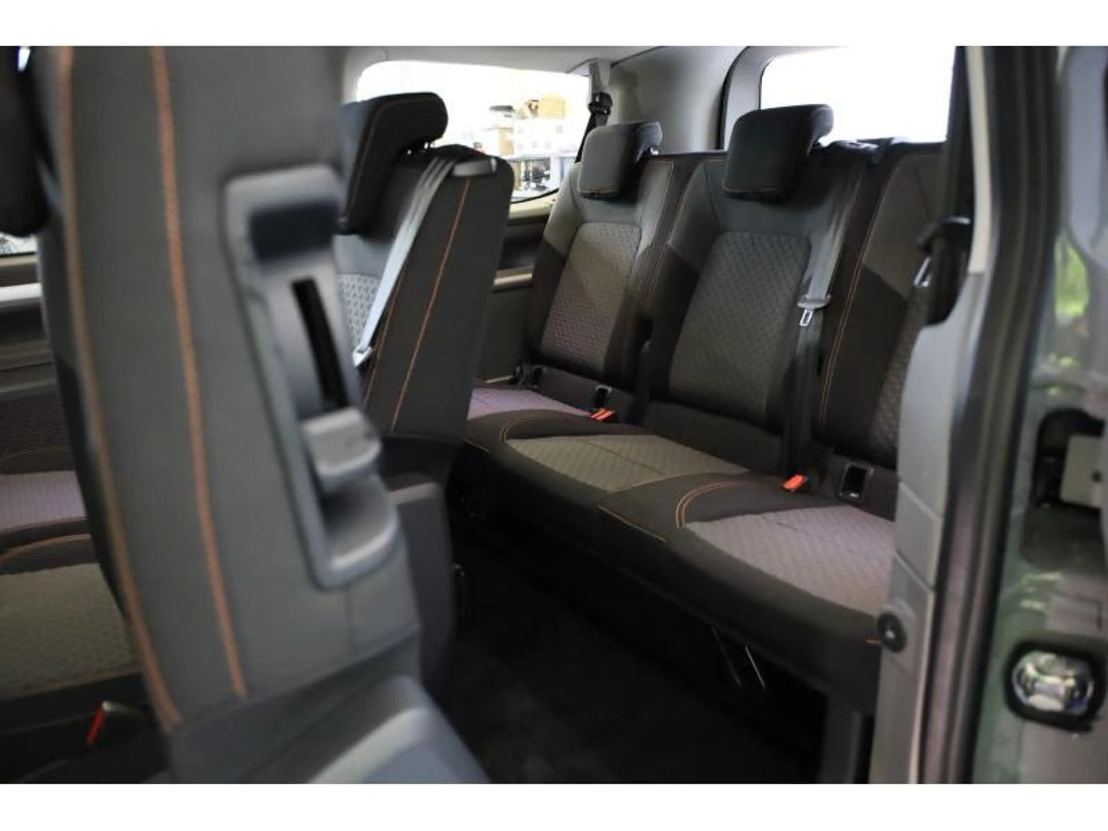 Volkswagen T7 Caravelle Life AHK PanAmerica — photo 10