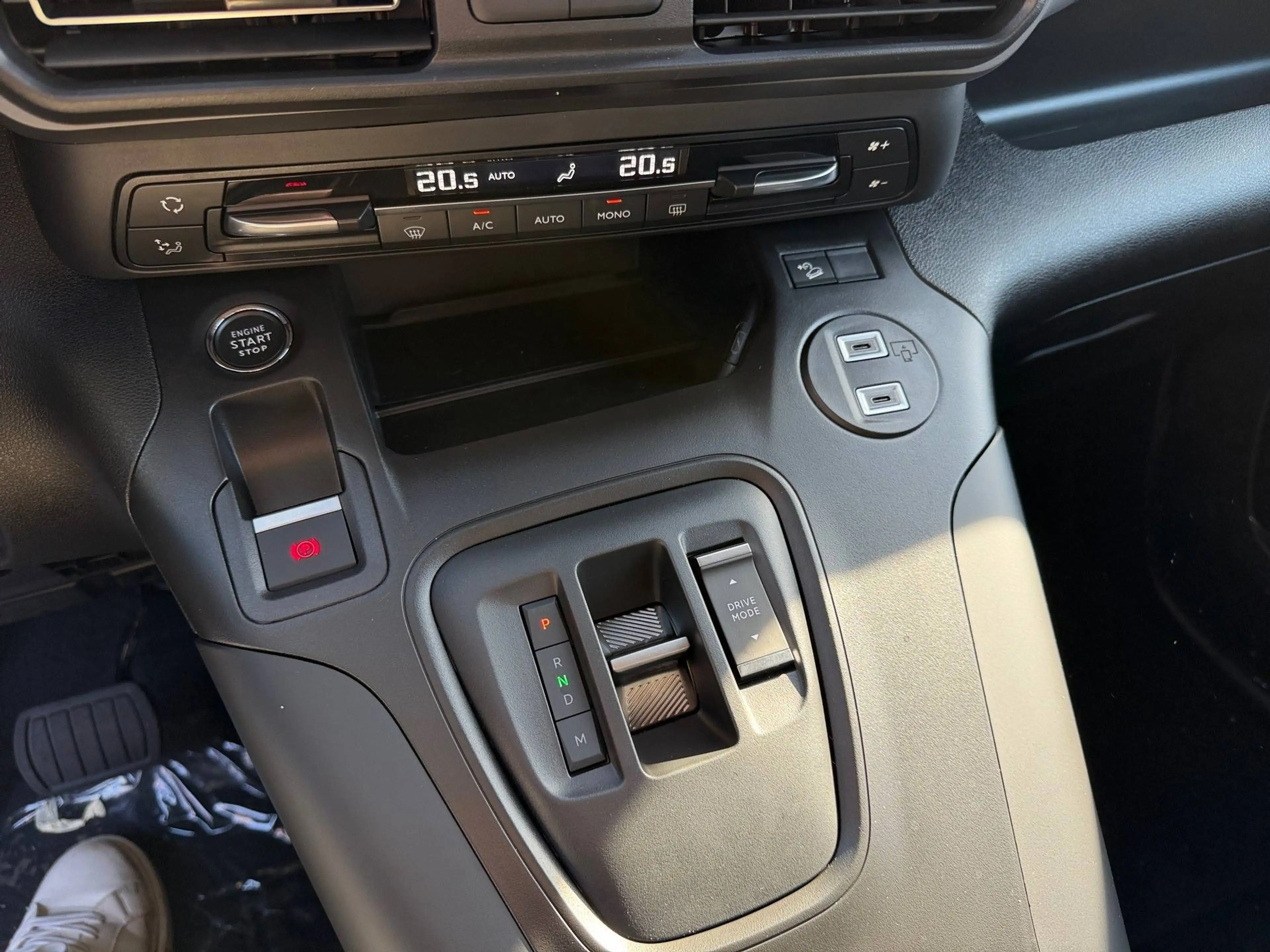Fiat Qubo 7-Sitzer L2 1.5 Diesel 96 kW La Prima — photo 10