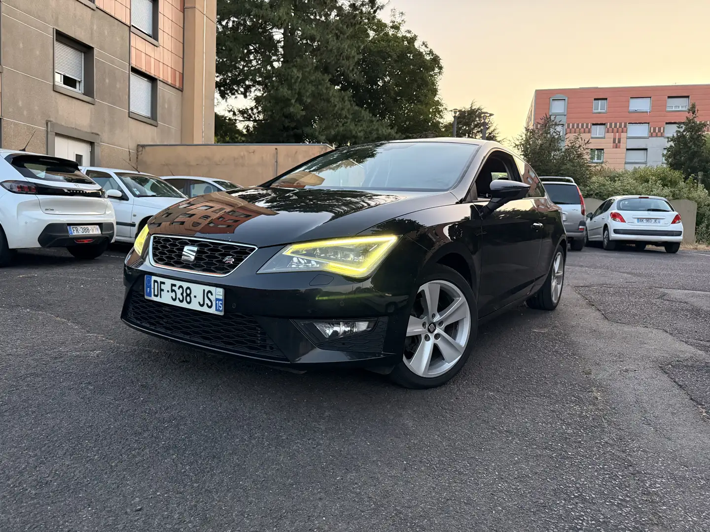 SEAT Leon SEAT LEON SC 2.0 TDI 150 Noir - 1