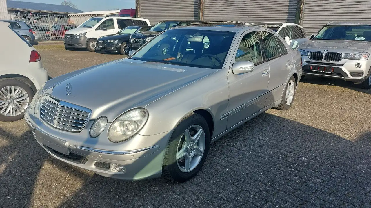 Mercedes-Benz E 320