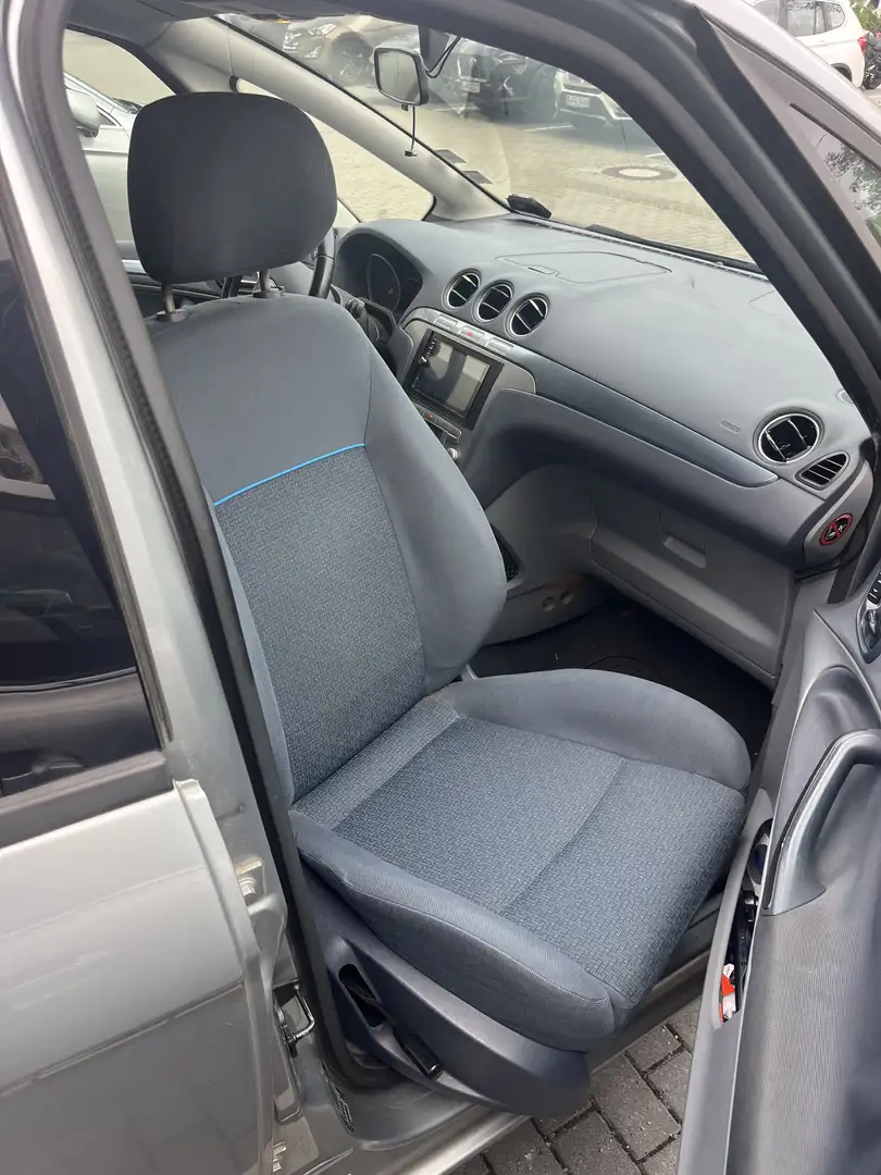 Ford S-Max Trend Grau - 1