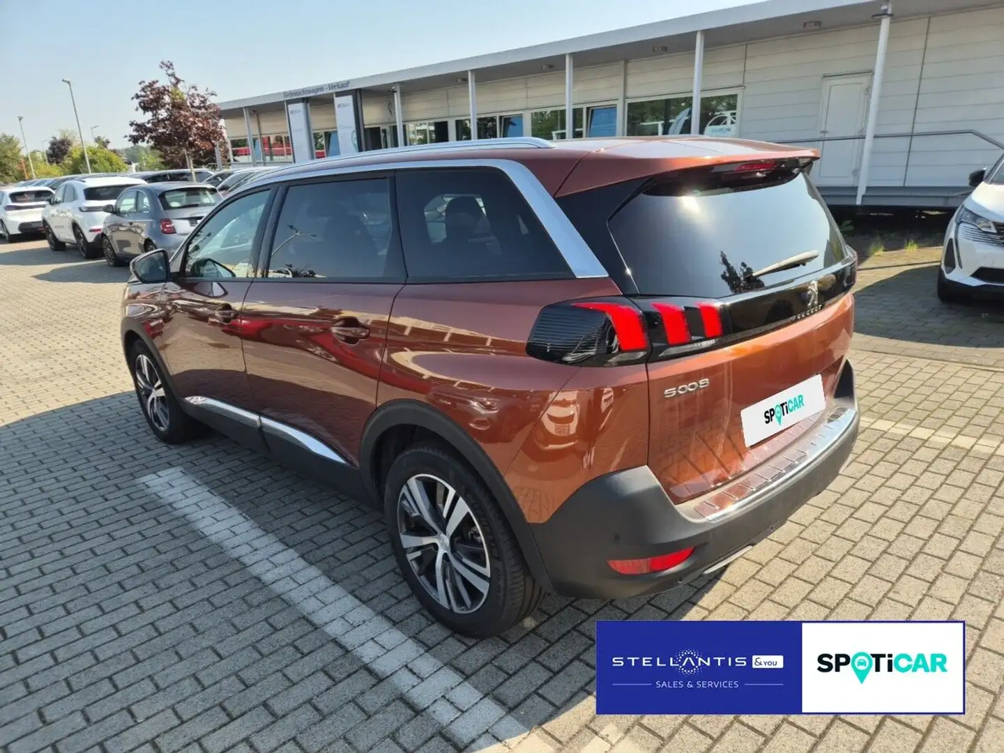 Peugeot 5008 Allure Pack BlueHDi 130 EAT8 (EURO 6d) Hnědá - 2