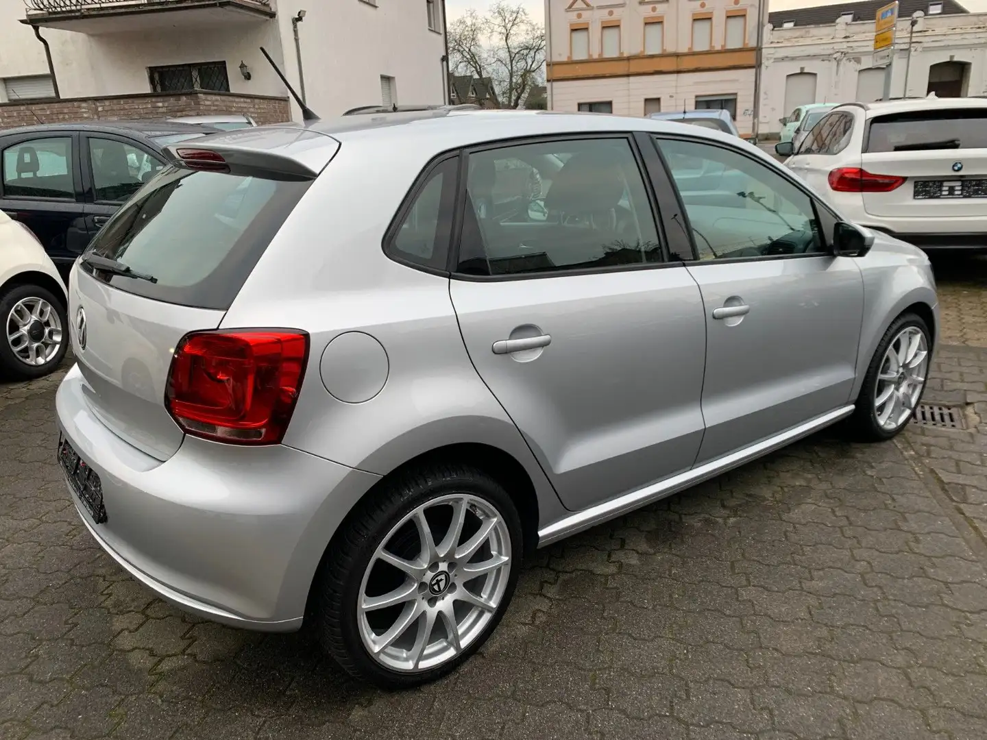 Volkswagen Polo V 1.2 Cool & Sound-Paket Alufelgen 17 Zoll Argent - 1