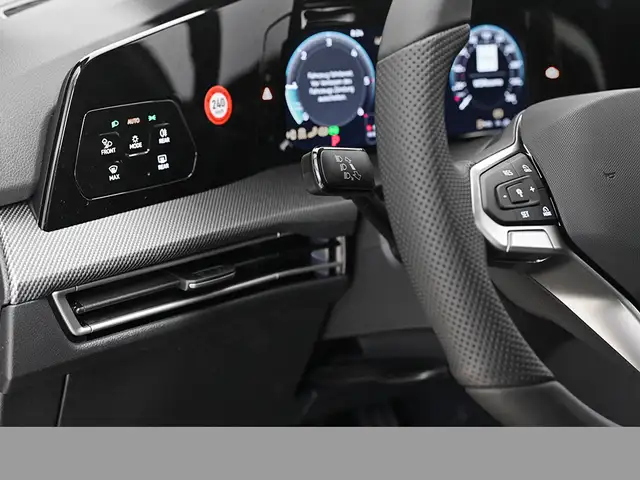 Volkswagen Golf view 11
