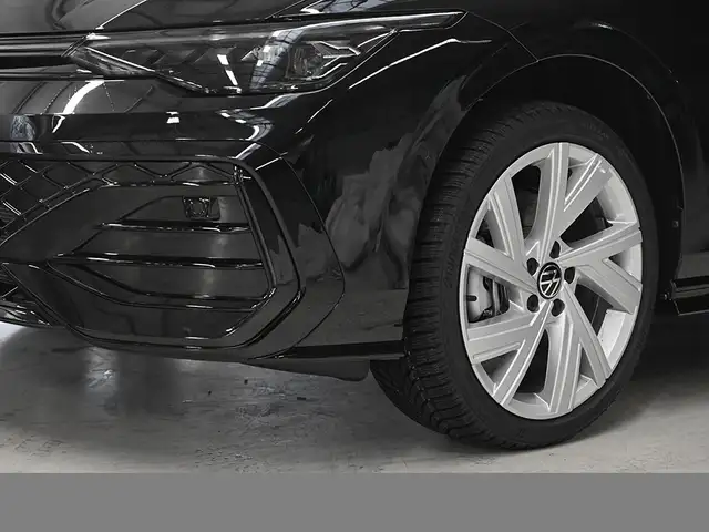 Volkswagen Golf view 5