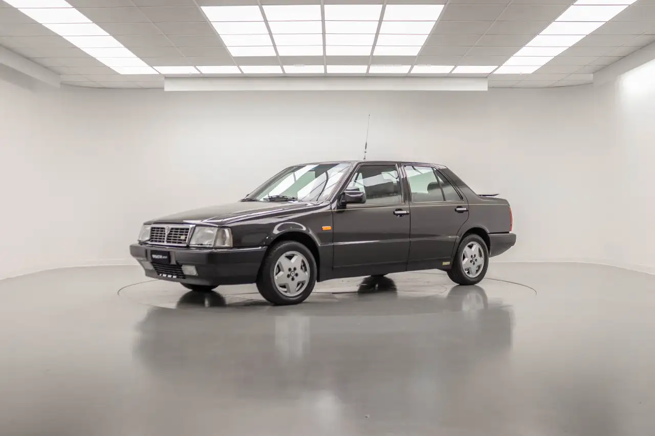Lancia Thema 8.32, foto 1