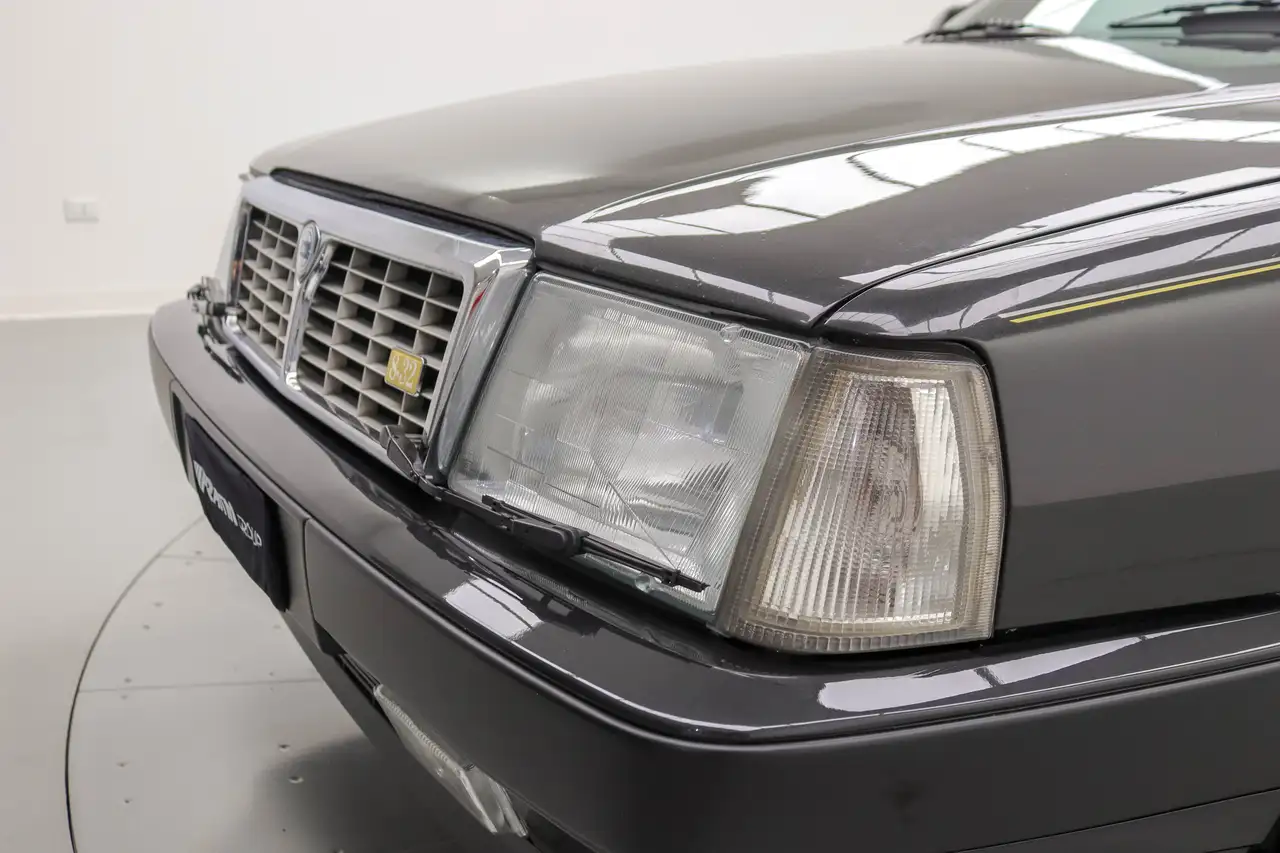 Lancia Thema 8.32, foto 5