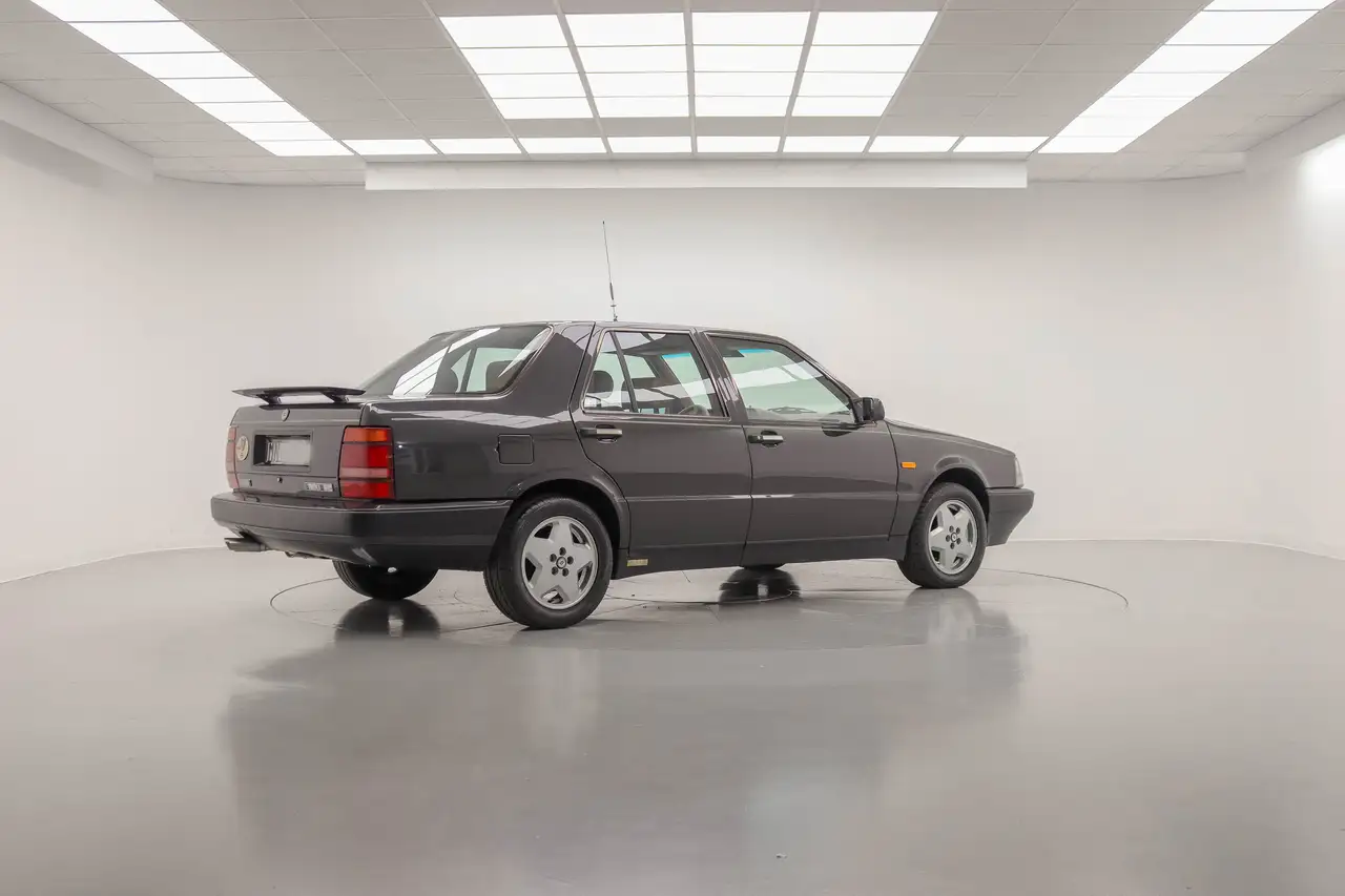 Lancia Thema 8.32, foto 3