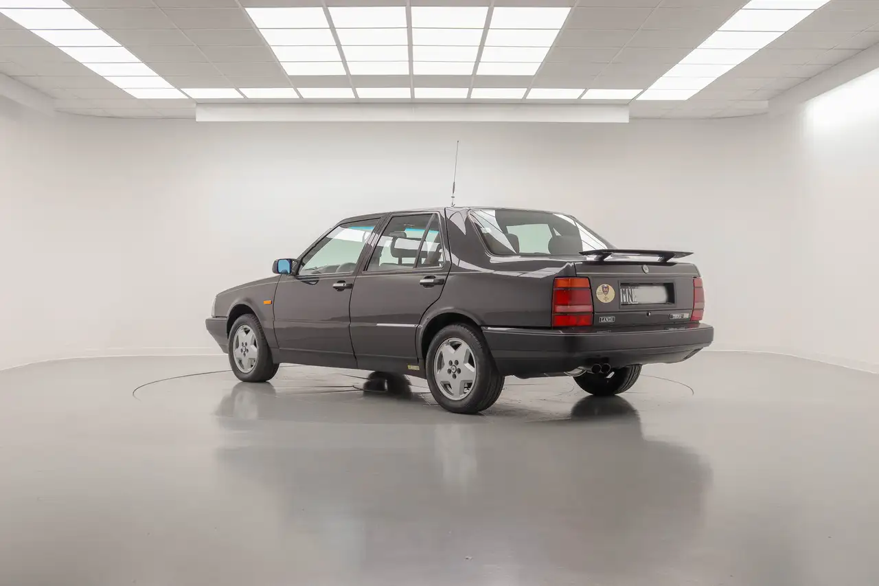 Lancia Thema 8.32, foto 2