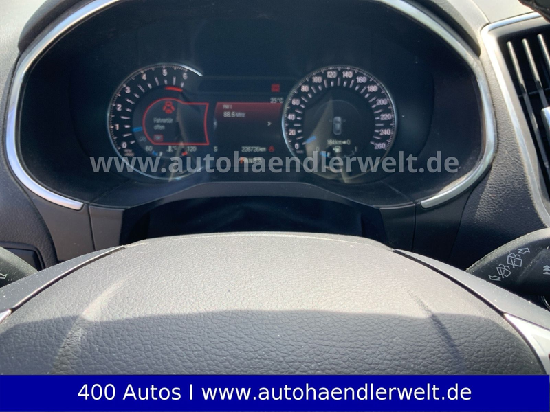 Ford S-Max 2.0 TDCi Titanium AWD — photo 10