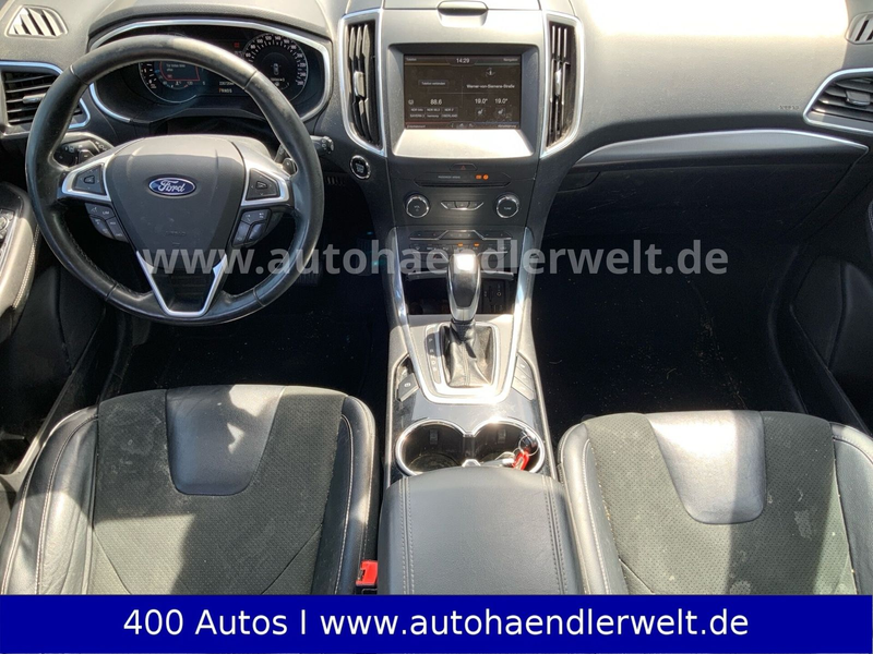 Ford S-Max 2.0 TDCi Titanium AWD — photo 11