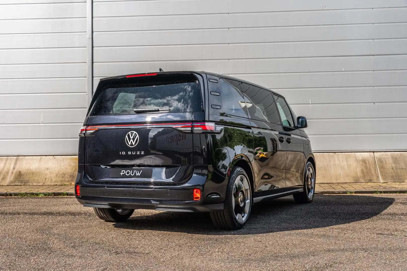 Volkswagen ID. Buzz 286pk Pro Bulli Elektromotor | Warmtepomp | 20" Ve Zwart - 2