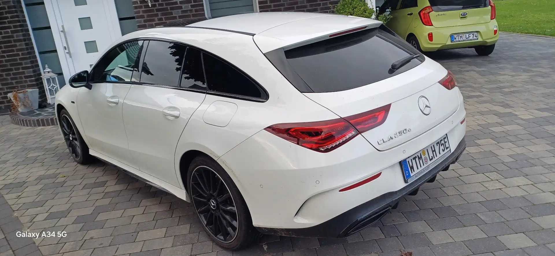 Mercedes-Benz 250 E Shooting Brake Edition  AMG-Line Weiß - 2