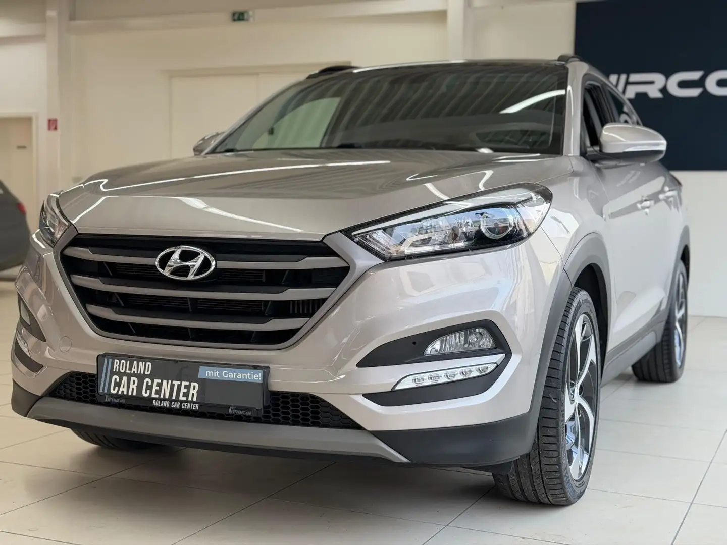 Hyundai TUCSON Premium 2WD Pano Aut. Silber - 1