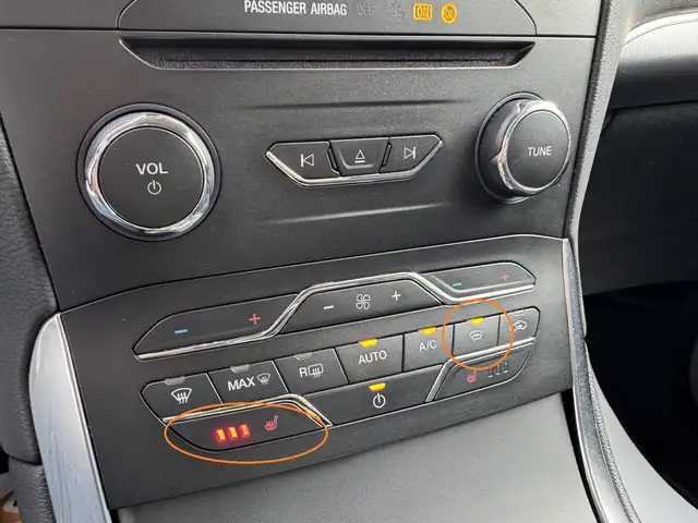 Ford Galaxy view 12