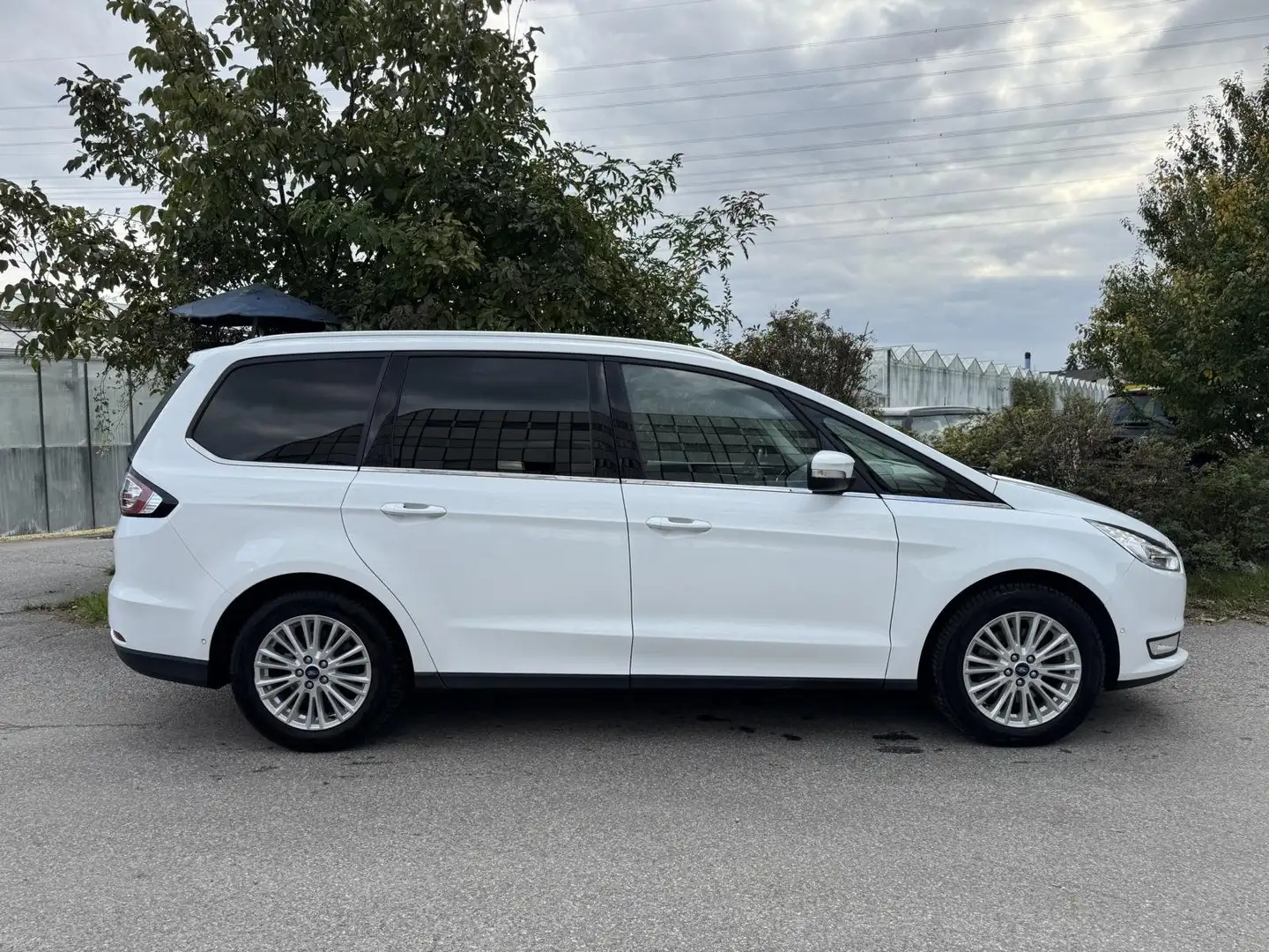 Ford Galaxy Titanium 2,0 TDI Aut. LED AHK SR&WR MWST Blanc - 2