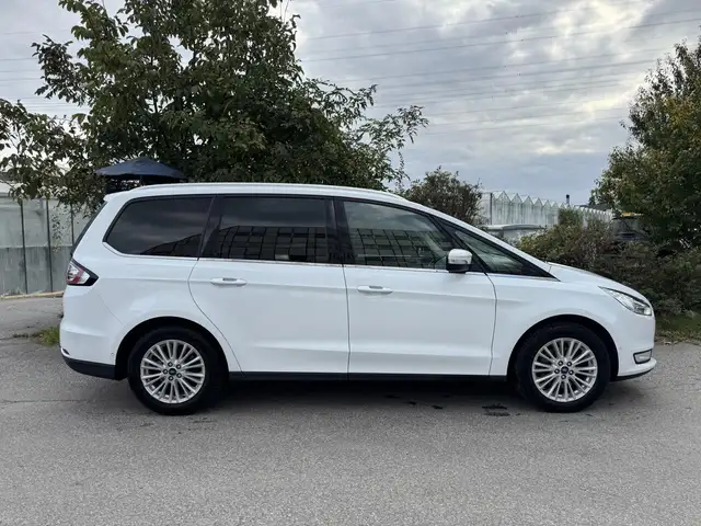 Ford Galaxy view 2
