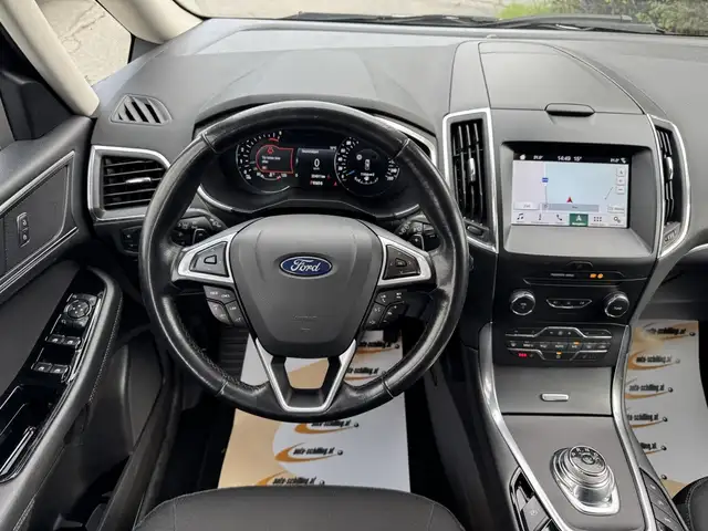 Ford Galaxy view 7