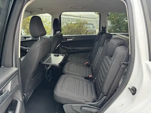 Ford Galaxy view 10