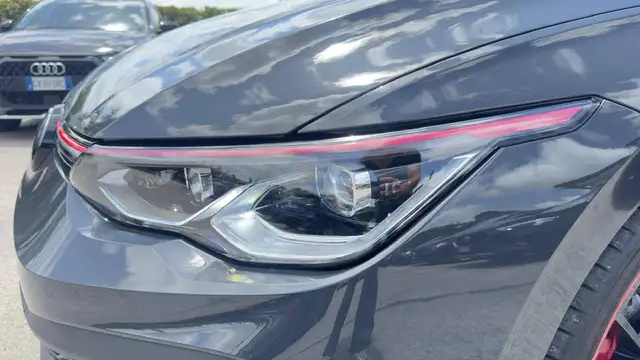 Volkswagen Golf view 4