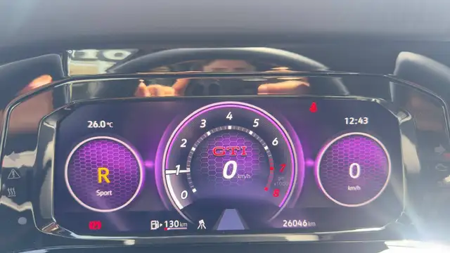 Volkswagen Golf view 14