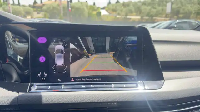 Volkswagen Golf view 13