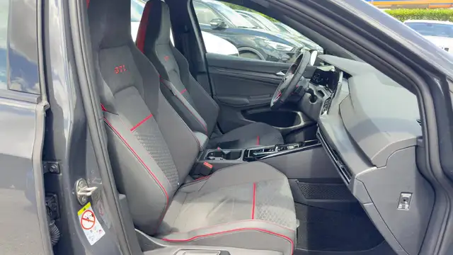 Volkswagen Golf view 10