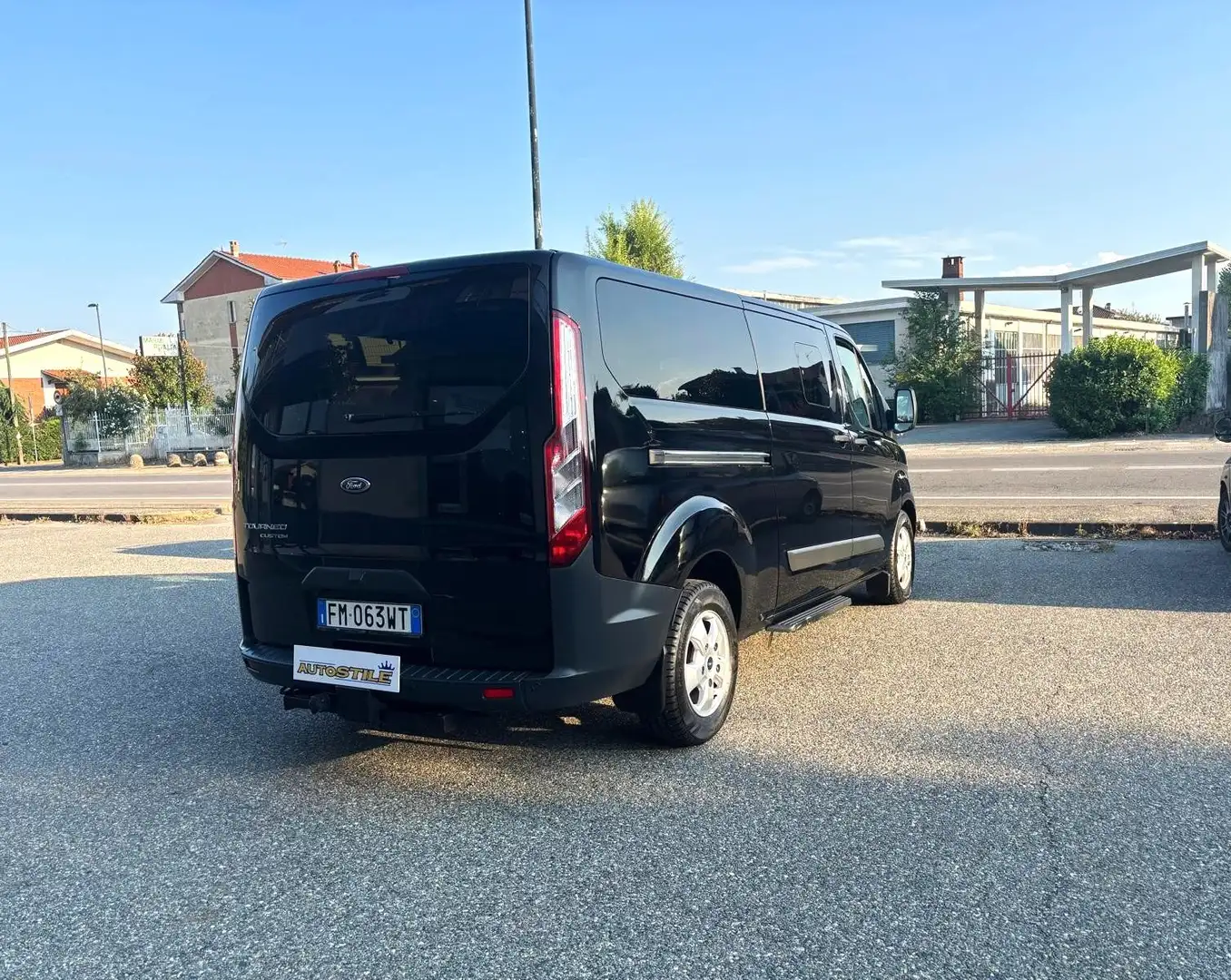 Ford Tourneo Custom 2.0 TDCi 170cv 8 Posti CAMBIO AUTOMATICO - GANCIO Nero - 2